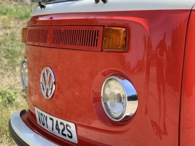 Volkswagen T2b minibus