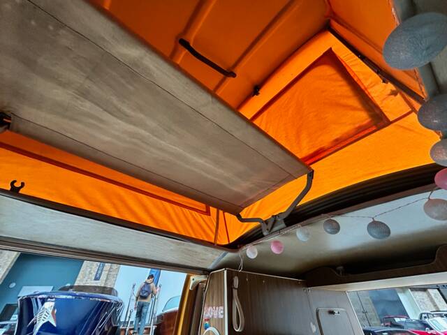 Volkswagen T2b Westfalia