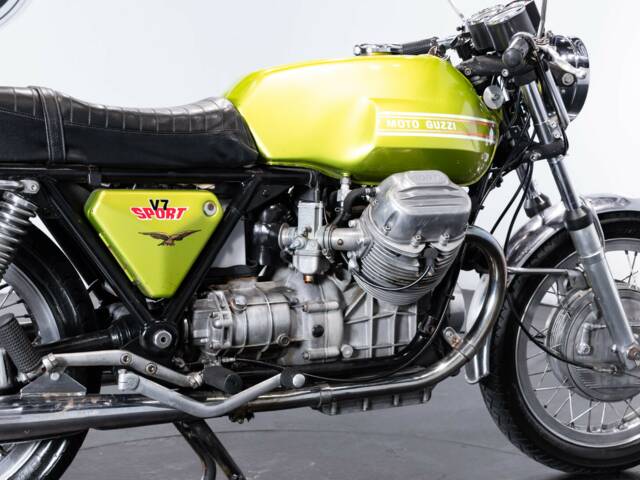 Moto Guzzi V7 III