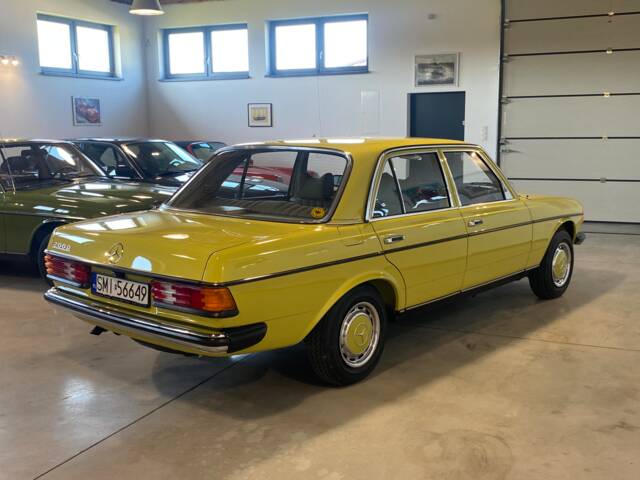 Mercedes-Benz 200 D