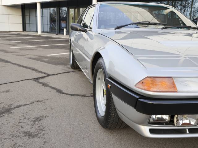 Ferrari 400i