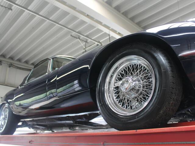 Jaguar E-Type V12