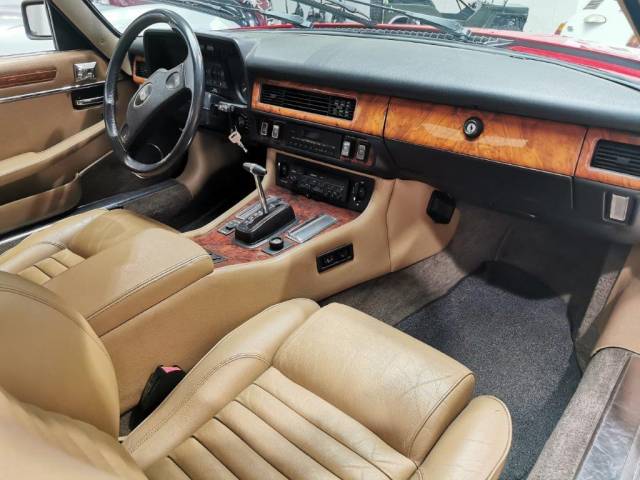 Jaguar XJ-S