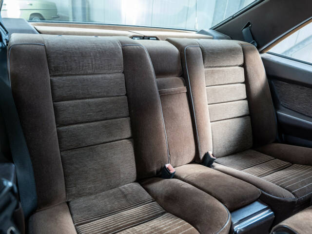 Mercedes-Benz 560 SEC