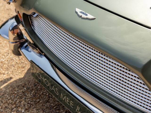 Aston Martin DB 4