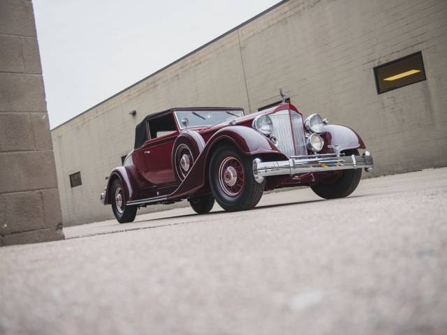 Image 1/36 of Packard Twelve (1934)