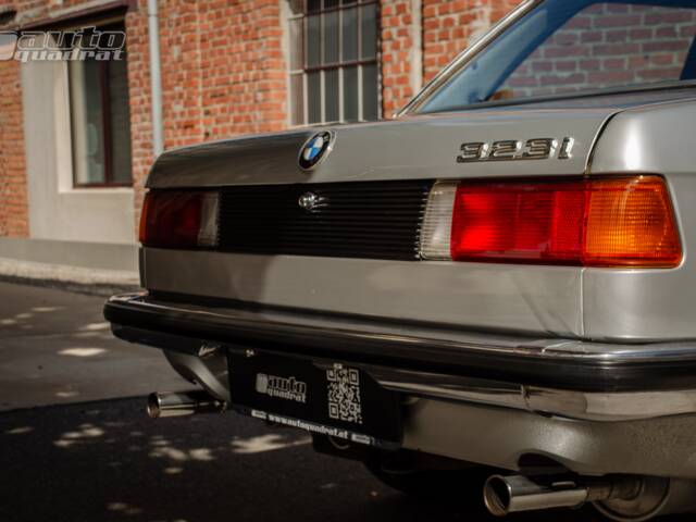 BMW 323i