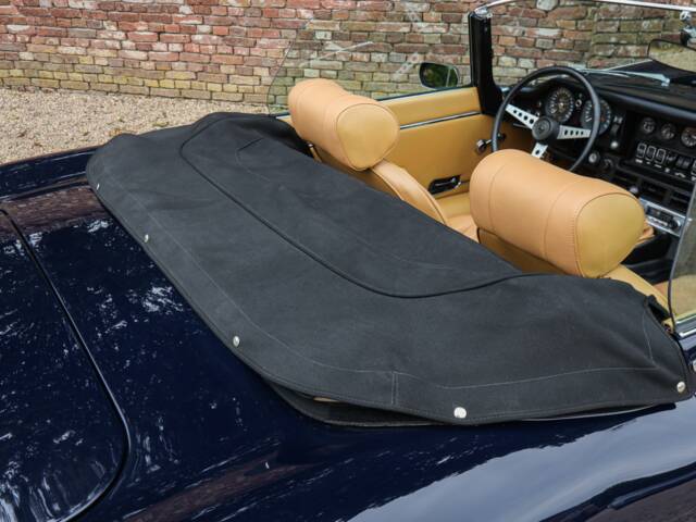 Jaguar E-Type V12