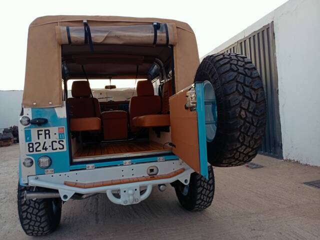 Land Rover Defender 90