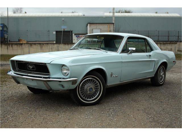 Ford Mustang 200 - Ohne Aufkleber und mit Winterreifen