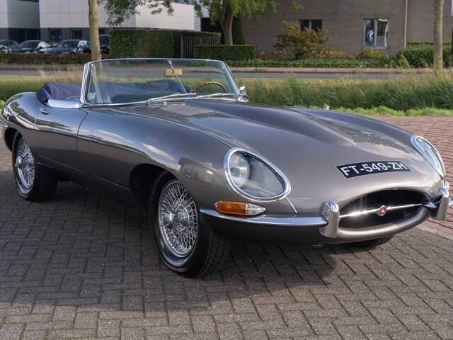 Bild 1/6 von Jaguar E-Type 4.2 (1965)