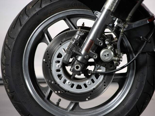 Kawasaki GPz 900 R Ninja