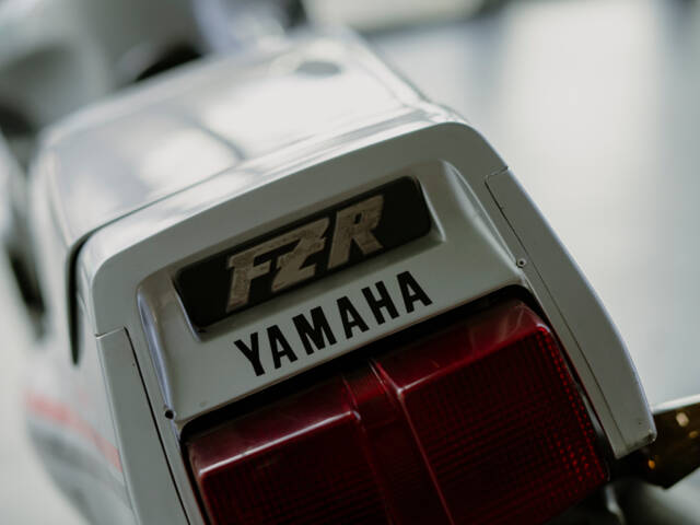 Yamaha FZR 1000