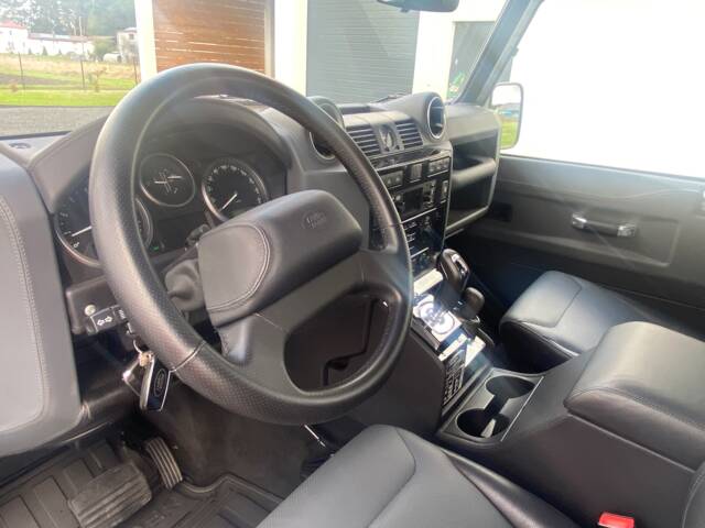 Land Rover Defender 90 Works V8 "70th Edition"