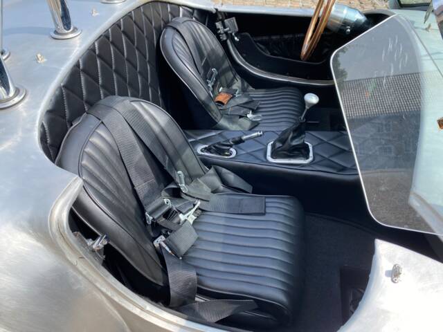 AC Cobra 427