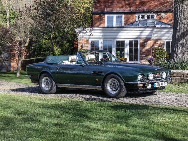 Aston Martin V8 EFi Volante