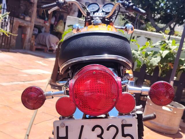 Yamaha TX 750