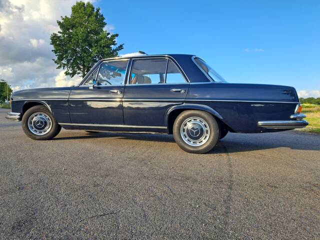 Mercedes-Benz 250 S