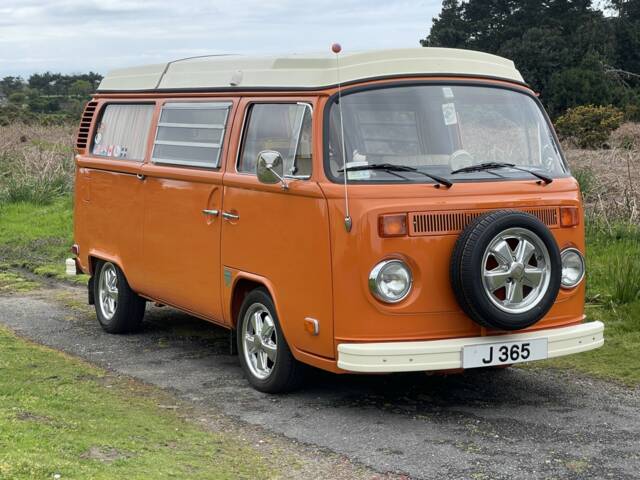 Image 1/11 of Volkswagen T2b Westfalia (1973)