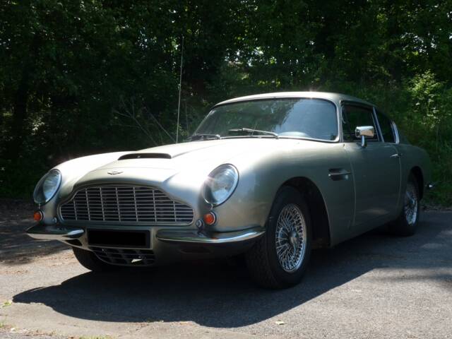 Image 1/11 of Aston Martin DB 6 (1966)