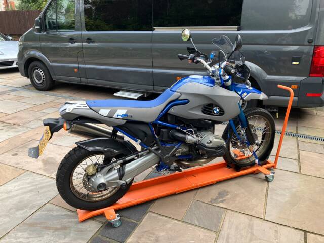 BMW HP2 Enduro - With original wheels