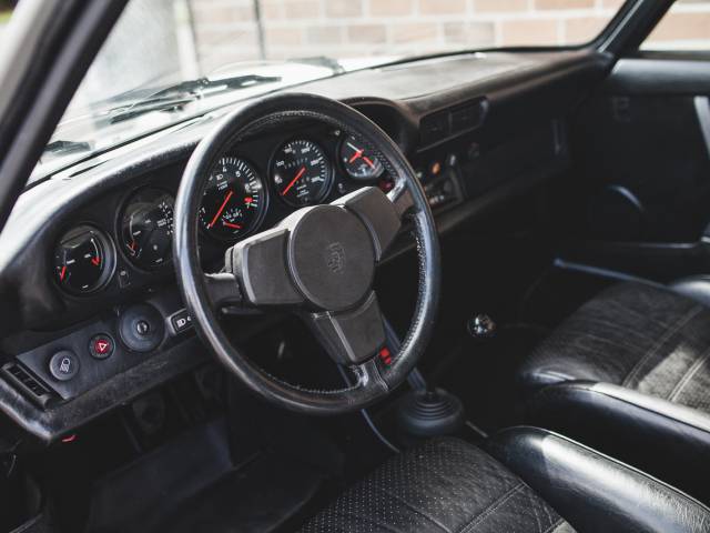 Porsche 911 Turbo 3.3