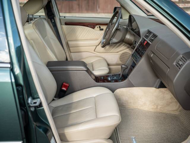 Mercedes-Benz C 280