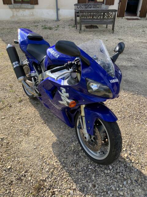 Yamaha YZF 1000 R1