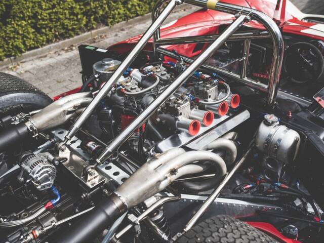 Lola T70