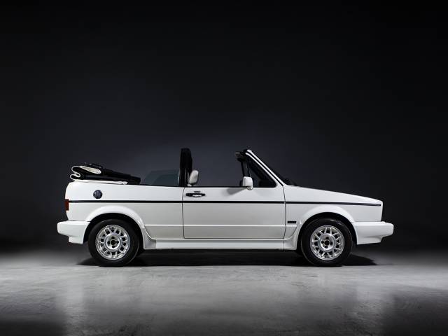 Bild 1/39 von Volkswagen Golf I Cabrio 1.8 (1990)