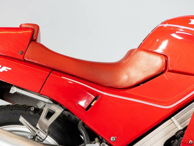 Honda VFR 750R RC 30