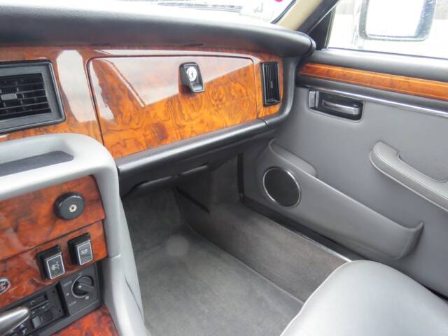 Daimler Double Six