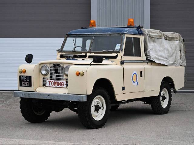 Image 1/8 of Land Rover 110 (1989)