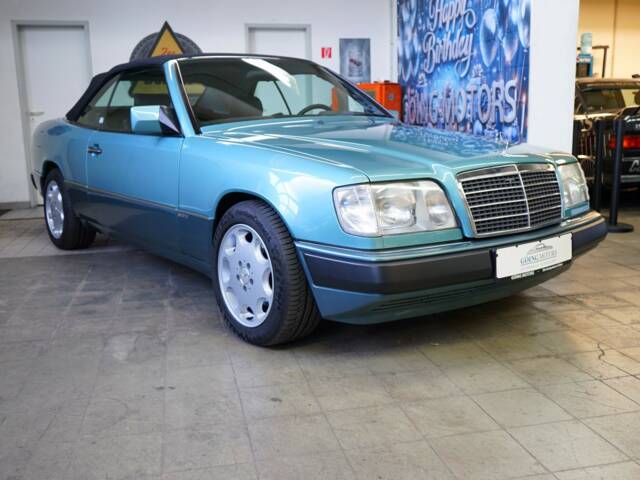 Mercedes-Benz 300 CE-24