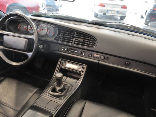 Porsche 944 S2