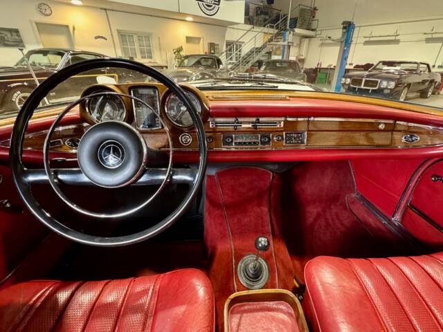 Mercedes-Benz 220 SE b