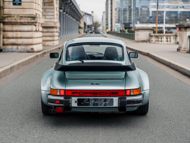 Porsche 911 Turbo 3.3