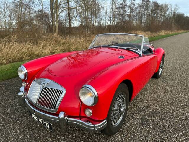 Image 1/7 of MG MGA 1500 (1957)