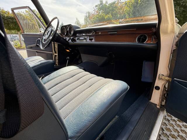 Mercedes-Benz 280 SE