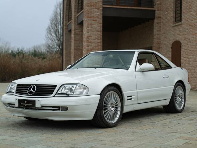 Imagen 1/50 de Mercedes-Benz SL 500 (1999)