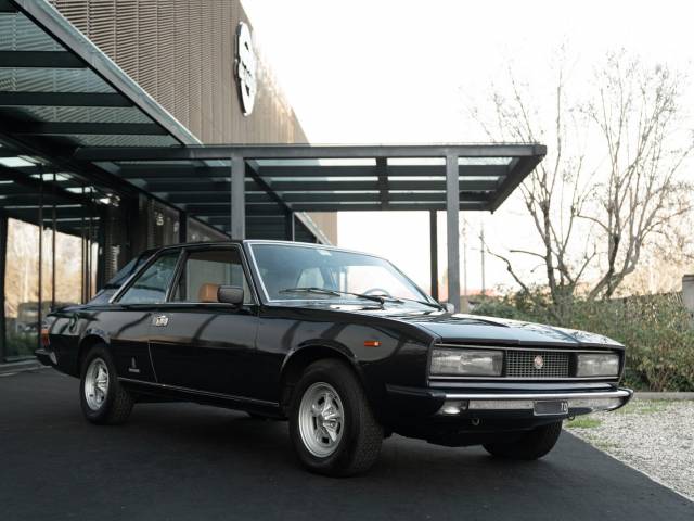 Image 1/36 of FIAT 130 Coupe (1972)