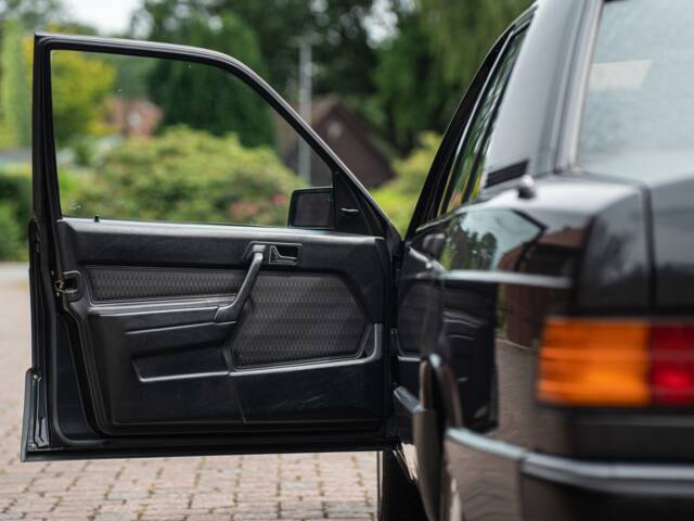 Mercedes-Benz 190 E