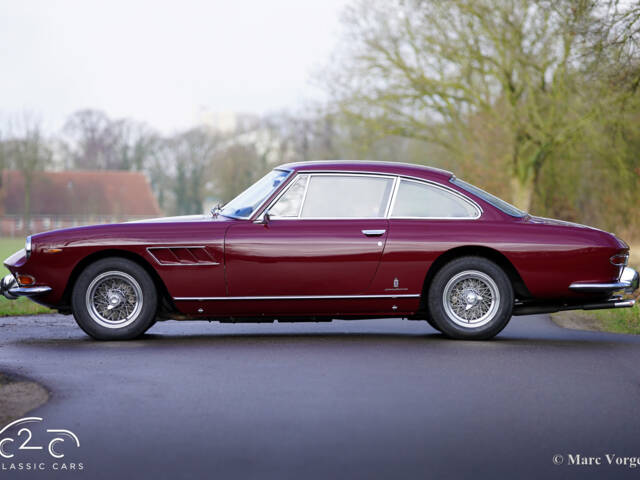 Ferrari 330 GT 2+2