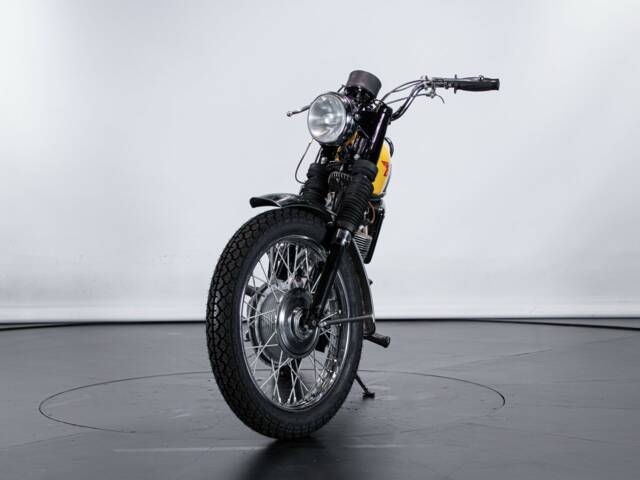 BSA B 44 Victor Grand Prix