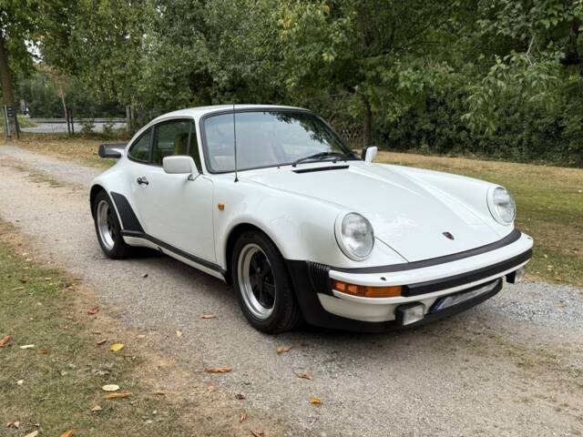 Porsche 911 Turbo 3.3