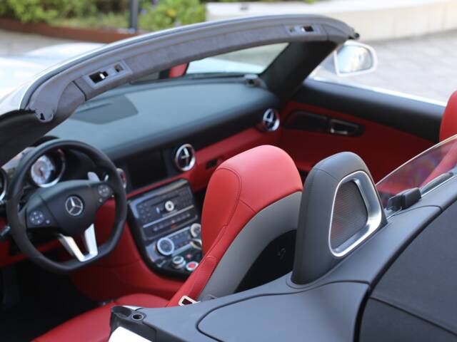 Mercedes-Benz SLS AMG Roadster