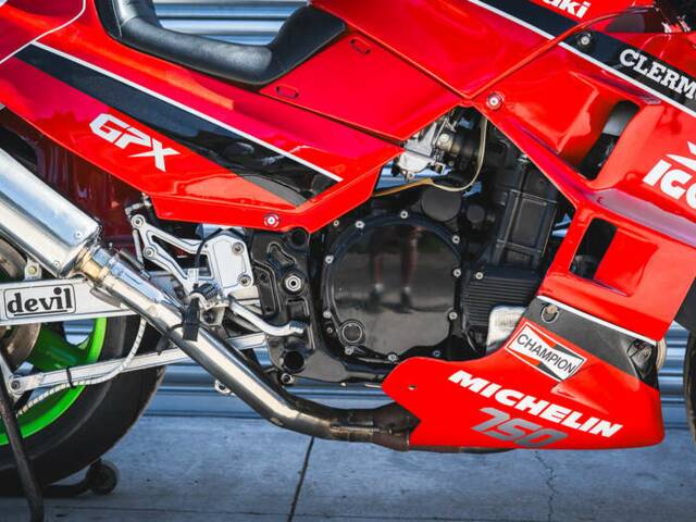 Kawasaki GPX 750R