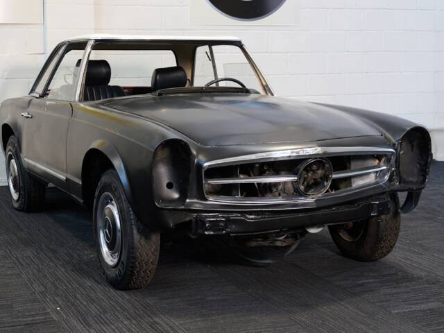 Image 1/47 of Mercedes-Benz 250 SL (1967)