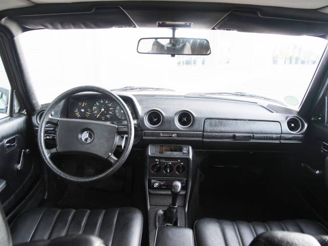 Mercedes-Benz 250