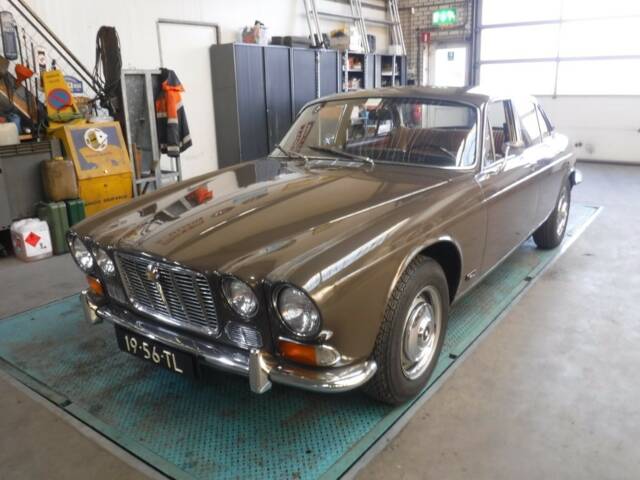 Image 1/50 de Jaguar XJ 6 2.8 (1972)